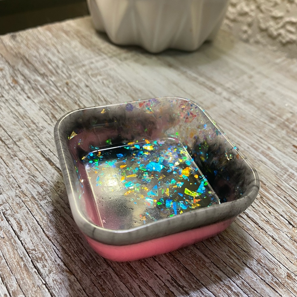 Handmade Resin Ring Dish - Picture 4 of 17